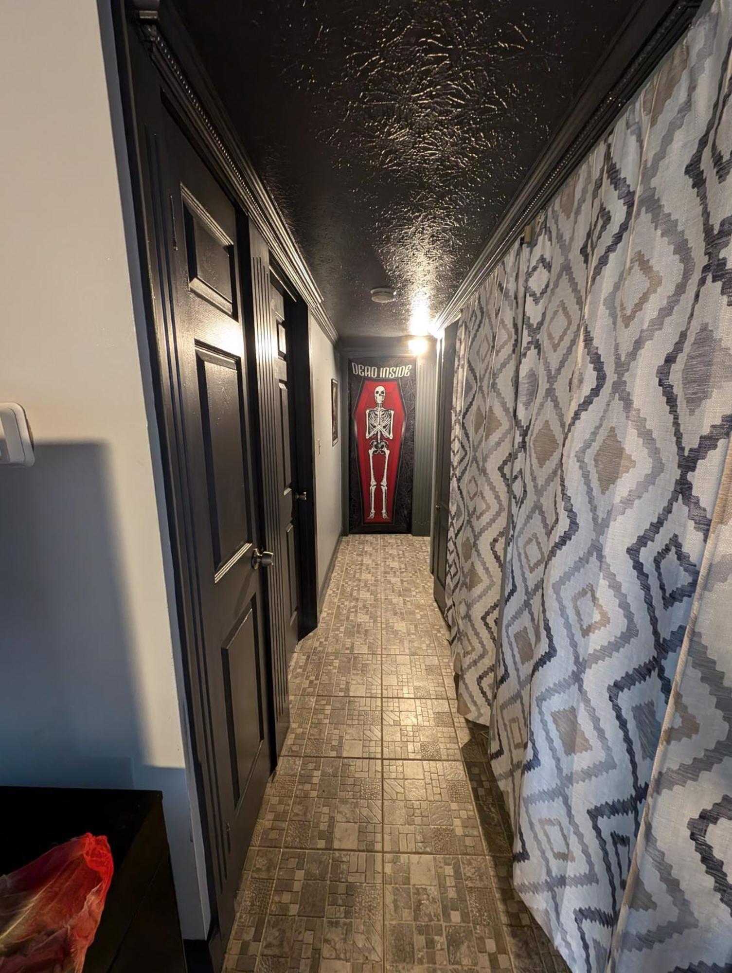 Haunted Hideaway At The Black House Holiday home