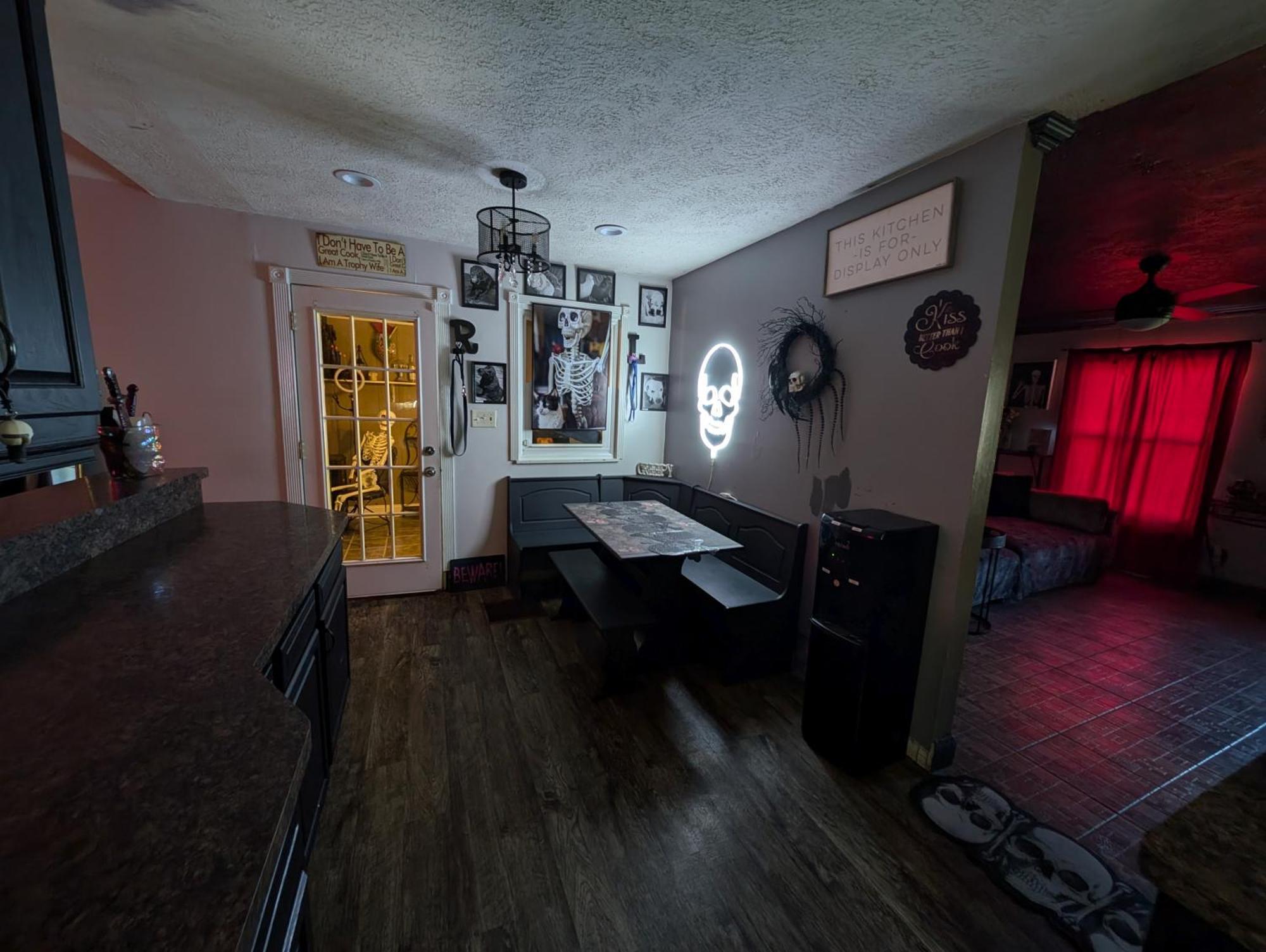 Haunted Hideaway At The Black House Holiday home Louisville